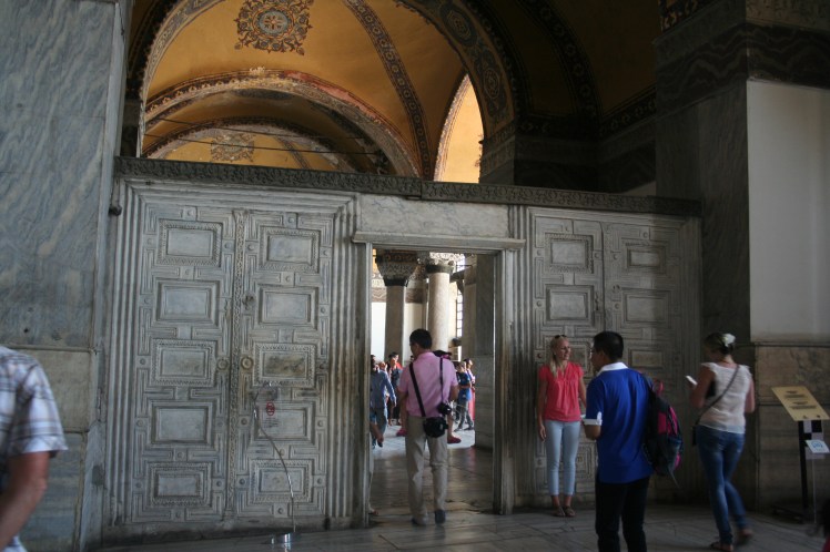 Portal i marmor från 500-talet